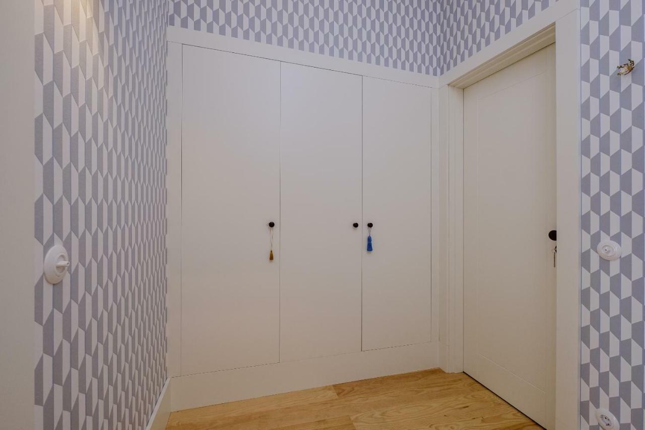 Boutique Rentals-Flores Plaza In City Historical Center بورتو المظهر الخارجي الصورة