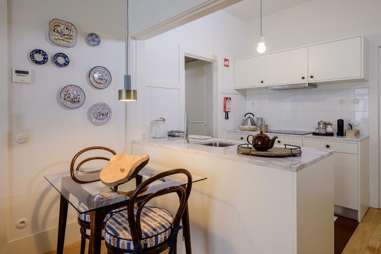 Boutique Rentals-Flores Plaza In City Historical Center بورتو المظهر الخارجي الصورة